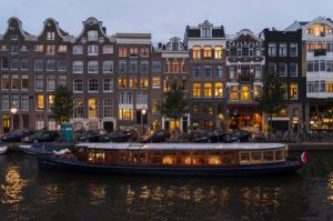 Read more about the article United: Newark – Amsterdam, Netherlands. $291 (Basic Economy) / $425 (Regular Economy). Roundtrip, including all Taxes