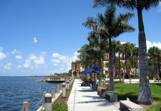 Read more about the article American: Portland – Sarasota, Florida (and vice versa). $242. Roundtrip, including all Taxes