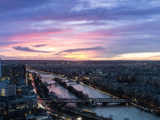 Read more about the article Delta: Phoenix – Paris, France. $350. Roundtrip, including all Taxes