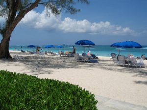 Read more about the article jetBlue: New York – Grand Cayman, Cayman Islands. $231 (Basic Economy) / $281 (Regular Economy). Roundtrip, including all Taxes